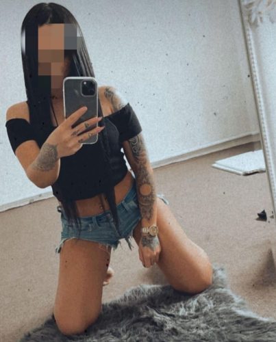 Çekmeköy Dövmeli Escort